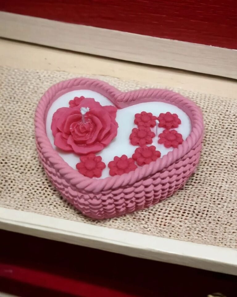 KALP DOKUNUŞU PEMBE BETON MUMLUKTA EL YAPIMI SOYA MUMU