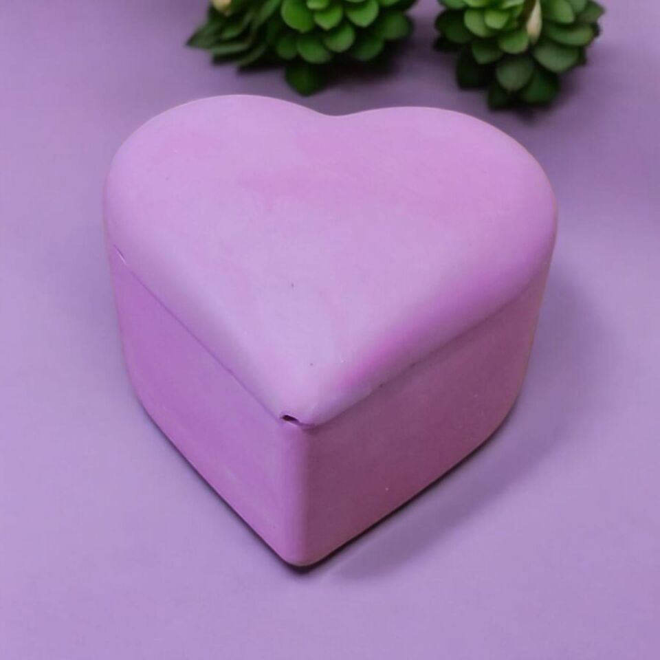 AŞKIN IŞIĞI SOYA MUMU PEMBE KALPLİ BETON MUMLUKTA