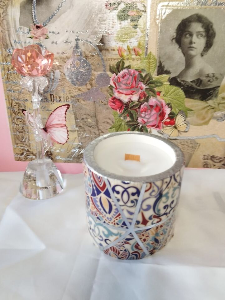 ÇİNİ İŞLEMELİ EL YAPIMI BETON MUMLUKTA SOYA MUMU