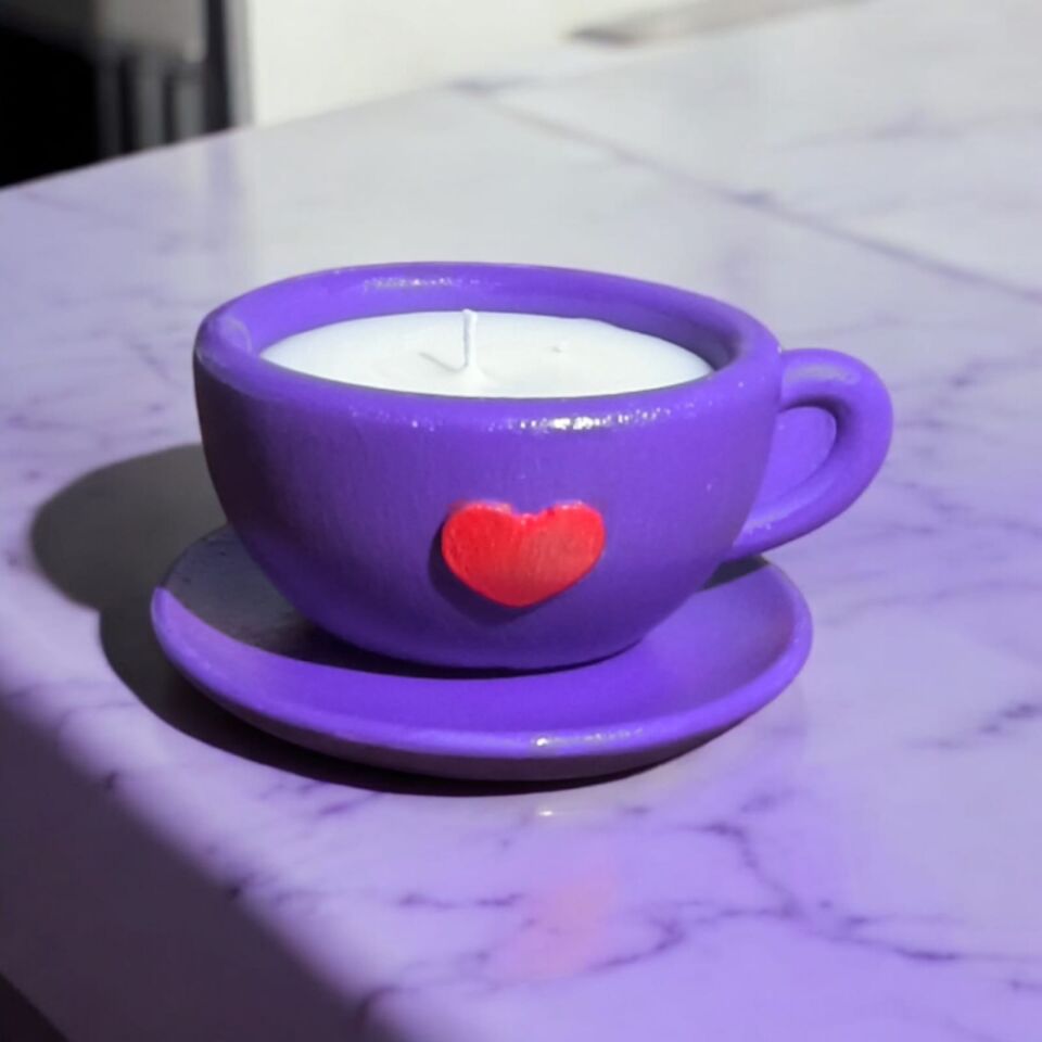 NEŞELİ FİNCANLAR MOR EL YAPIMI SOYA MUMU