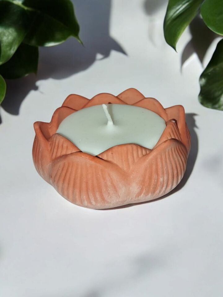LOTUS ÇİÇEĞİ TOPRAK RENGİ SOYA MUMU