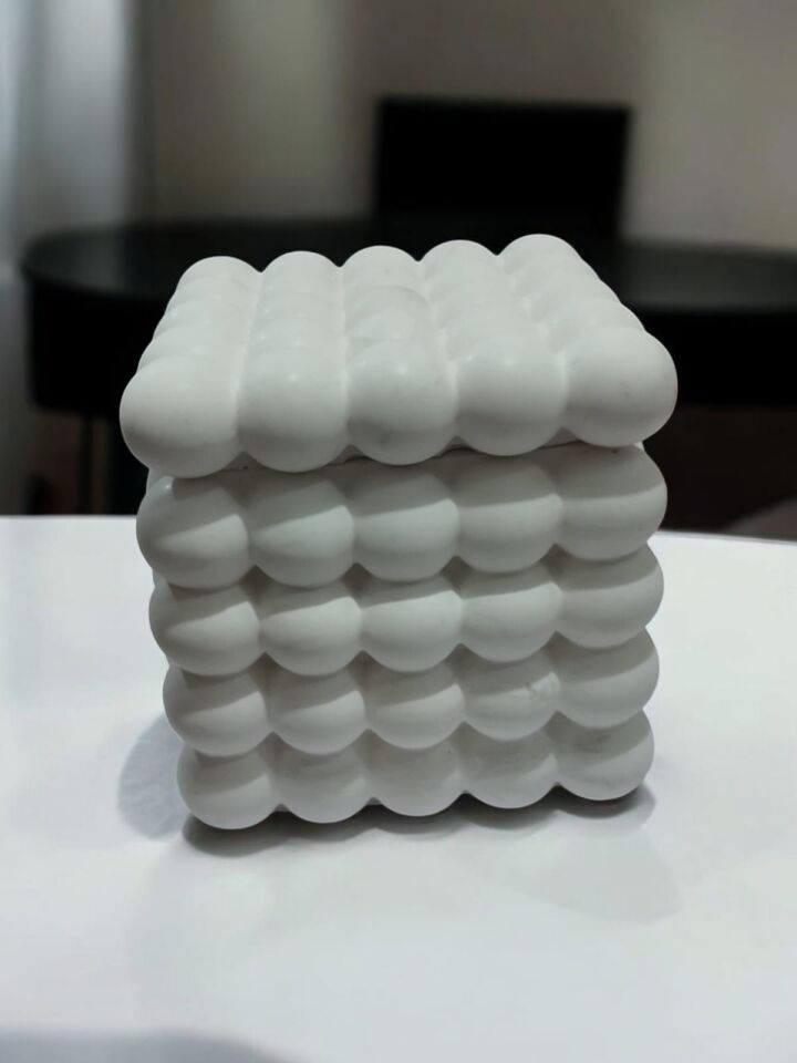 BUBBLE BEYAZ BETON MUMLUKTA SOYA MUMU