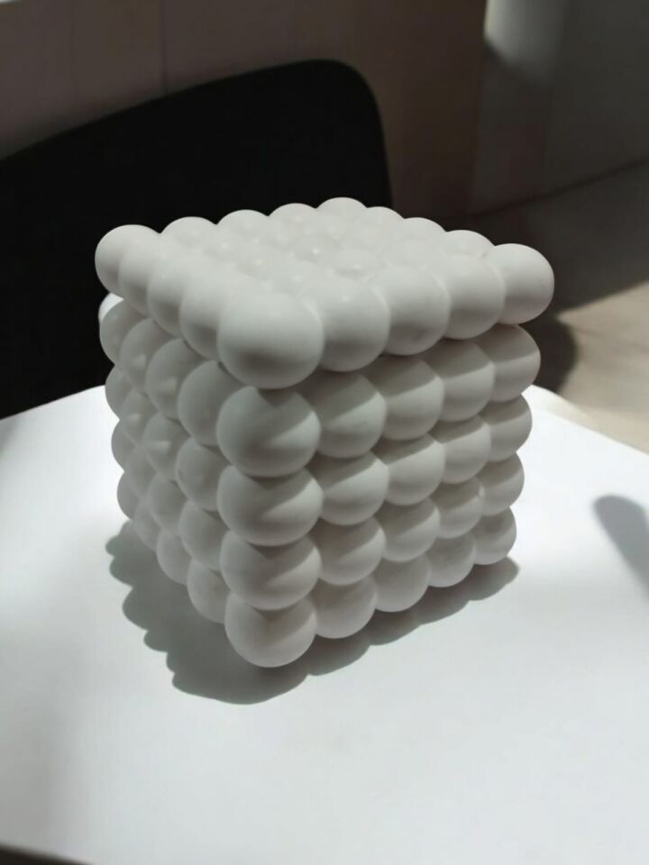 BUBBLE BEYAZ BETON MUMLUKTA SOYA MUMU