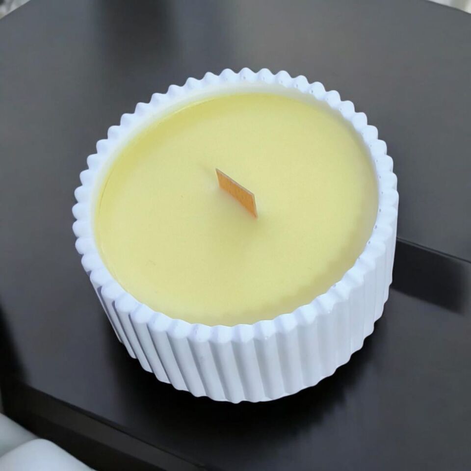 BEYAZ ZEST EL YAPIMI BEYAZ BETON MUMLUKTA PORTAKALLI SOYA MUMU